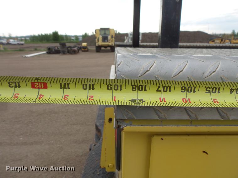 image for item DV9309 1999 Ford F450 Super Duty Crew Cab utility truck