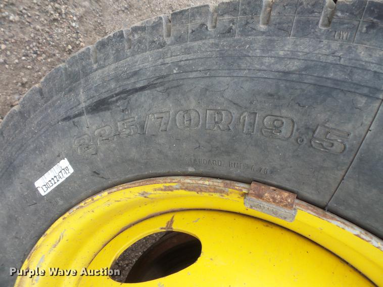 image for item DV9309 1999 Ford F450 Super Duty Crew Cab utility truck