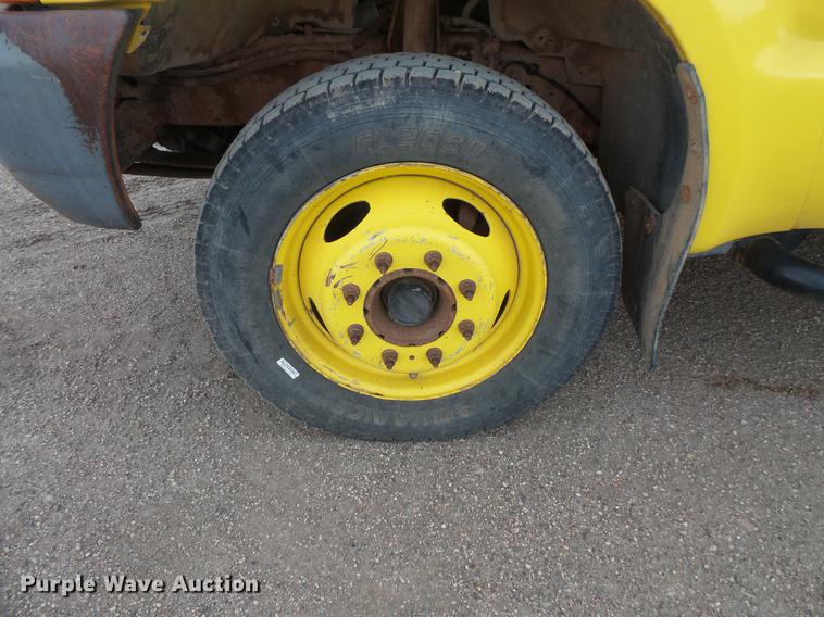 image for item DV9309 1999 Ford F450 Super Duty Crew Cab utility truck