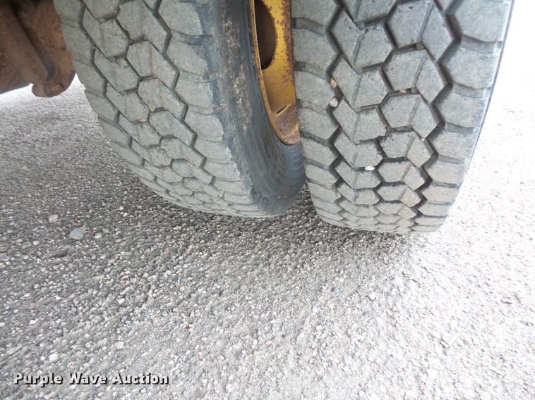 image for item DV9309 1999 Ford F450 Super Duty Crew Cab utility truck