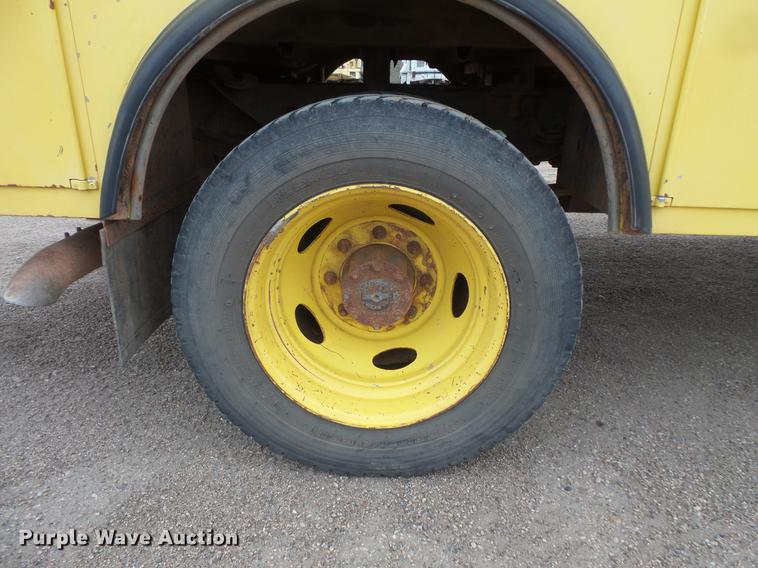 image for item DV9309 1999 Ford F450 Super Duty Crew Cab utility truck