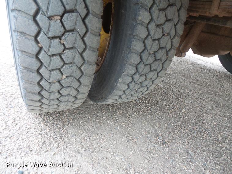 image for item DV9309 1999 Ford F450 Super Duty Crew Cab utility truck