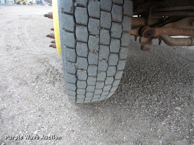 image for item DV9309 1999 Ford F450 Super Duty Crew Cab utility truck