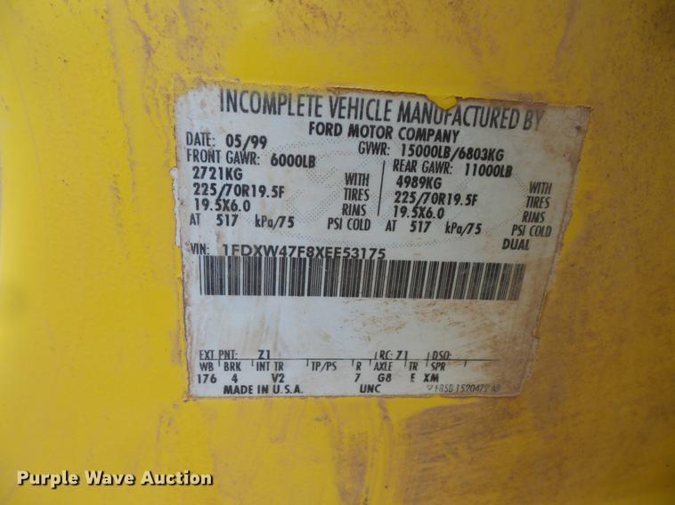 image for item DV9309 1999 Ford F450 Super Duty Crew Cab utility truck