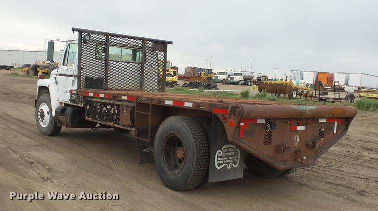 image for item DV9310 1982 International S1954 flatbed truck