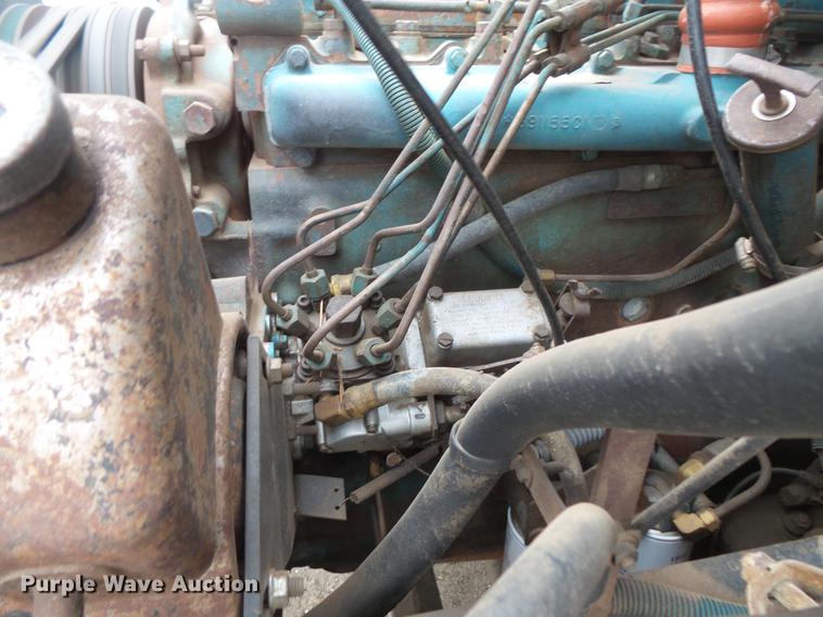 image for item DV9310 1982 International S1954 flatbed truck