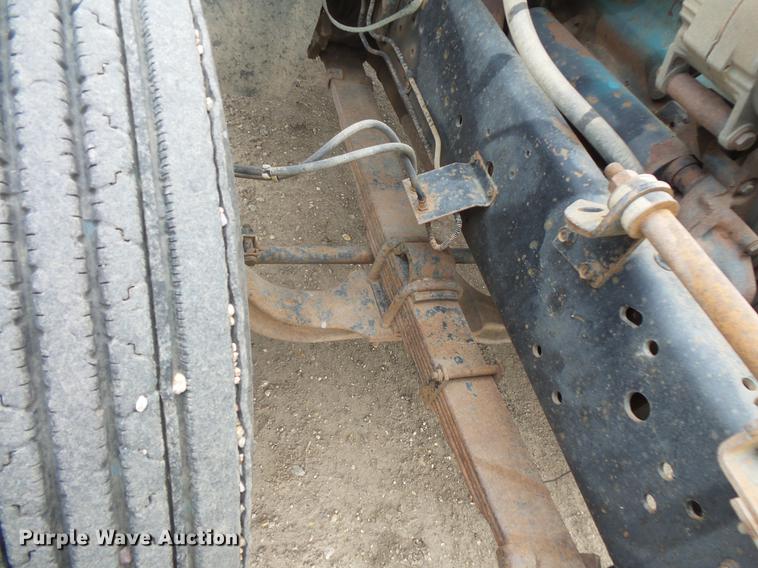 image for item DV9310 1982 International S1954 flatbed truck