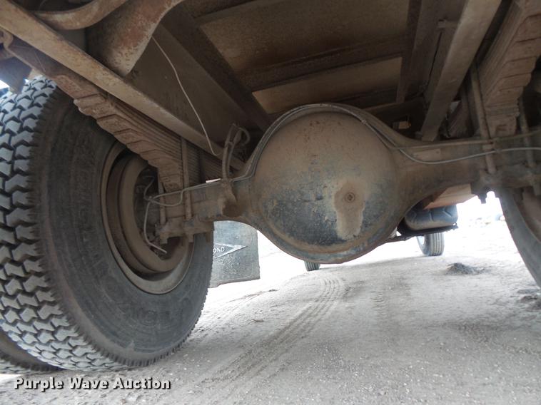 image for item DV9310 1982 International S1954 flatbed truck