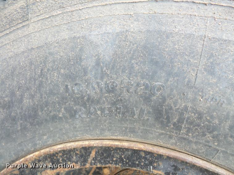 image for item DV9310 1982 International S1954 flatbed truck