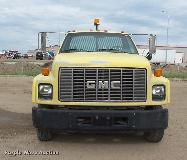 image for item DV9314 1995 GMC TopKick flatbed truck