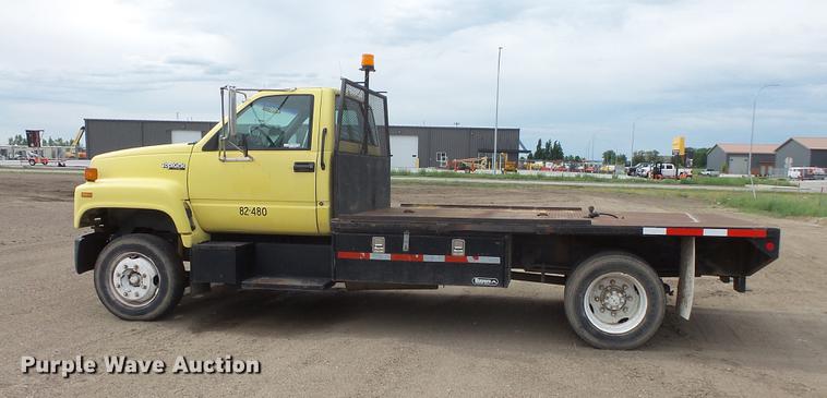 image for item DV9314 1995 GMC TopKick flatbed truck