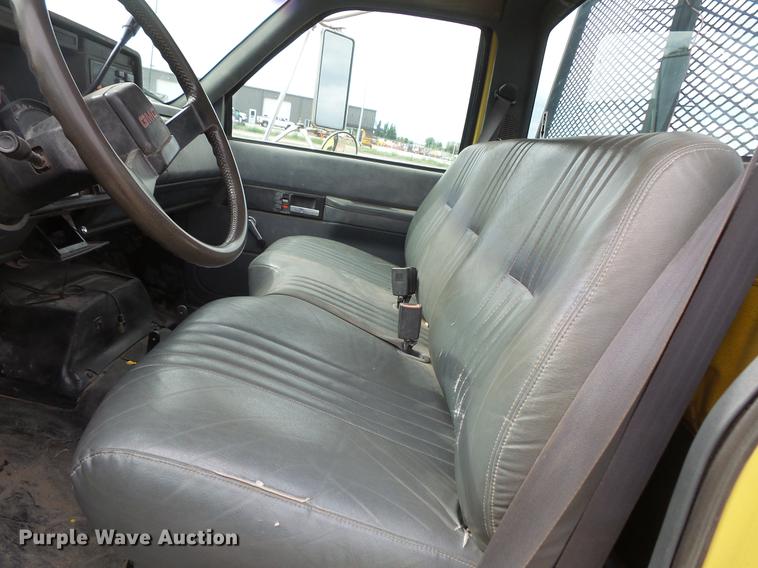 image for item DV9314 1995 GMC TopKick flatbed truck