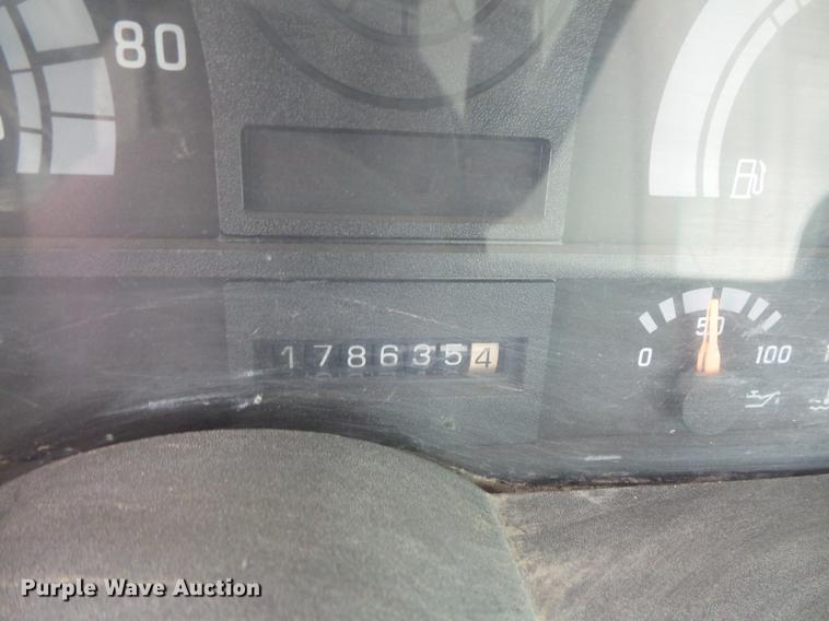 image for item DV9314 1995 GMC TopKick flatbed truck