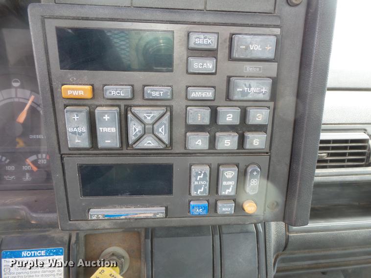 image for item DV9314 1995 GMC TopKick flatbed truck