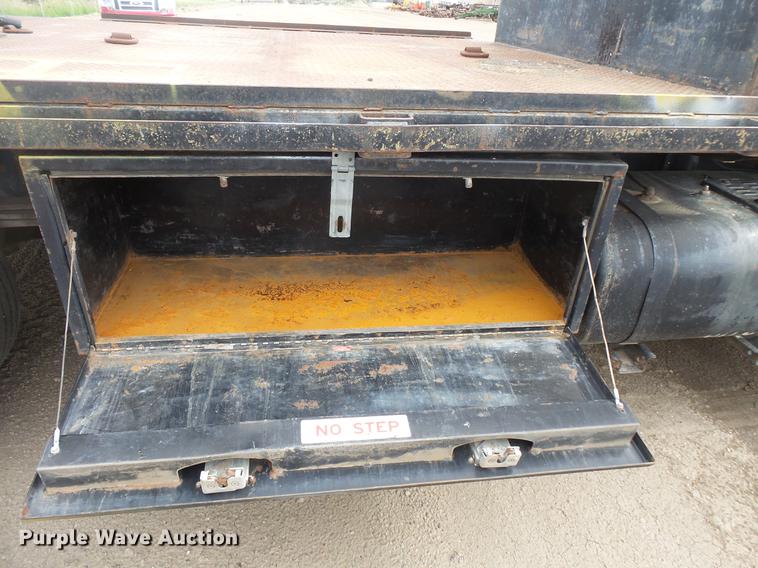 image for item DV9314 1995 GMC TopKick flatbed truck