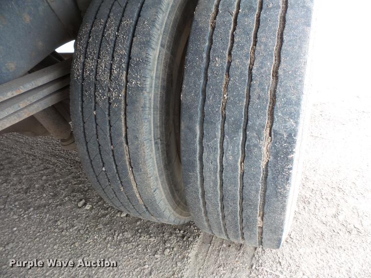 image for item DV9314 1995 GMC TopKick flatbed truck