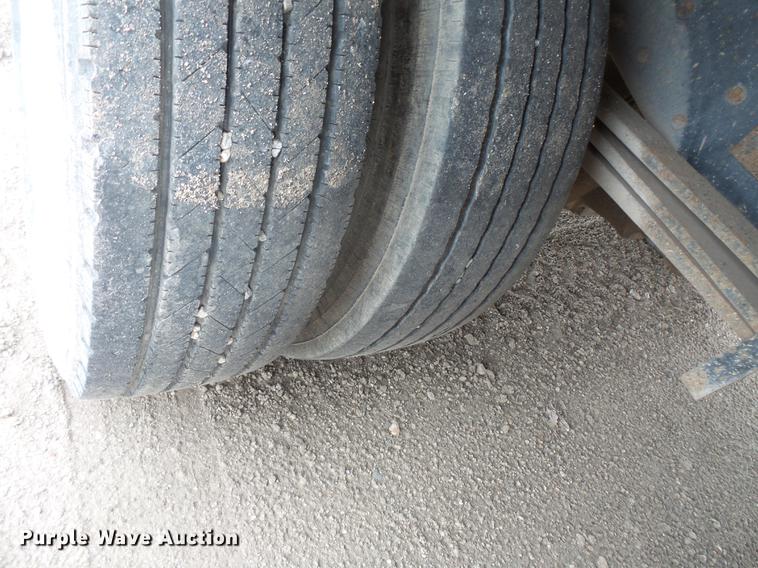 image for item DV9314 1995 GMC TopKick flatbed truck