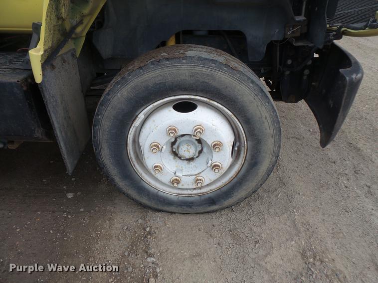 image for item DV9314 1995 GMC TopKick flatbed truck