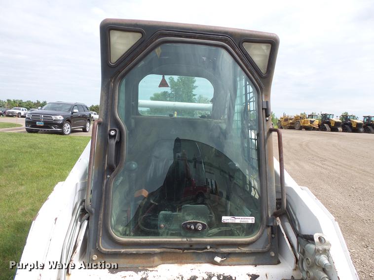image for item DV9323 2004 Bobcat T190 skid steer