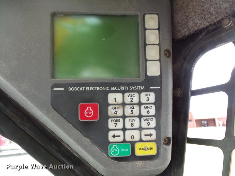 image for item DV9323 2004 Bobcat T190 skid steer