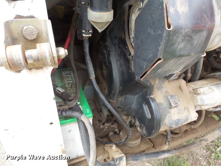 image for item DV9323 2004 Bobcat T190 skid steer