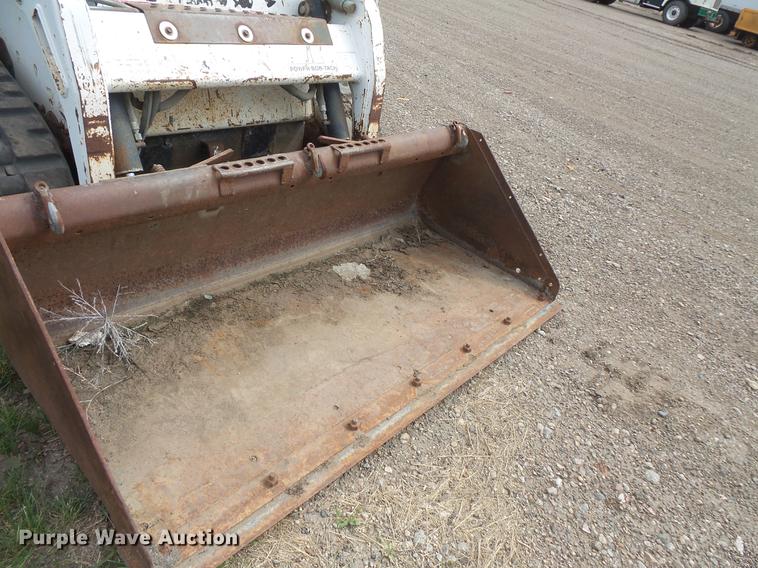 image for item DV9323 2004 Bobcat T190 skid steer