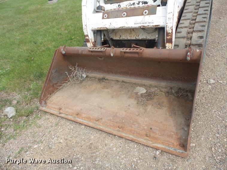 image for item DV9323 2004 Bobcat T190 skid steer