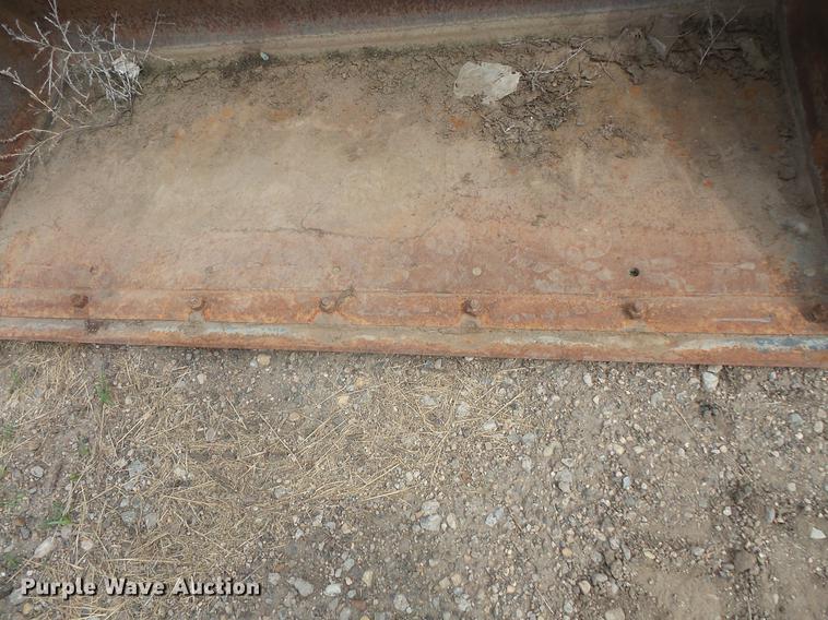 image for item DV9323 2004 Bobcat T190 skid steer