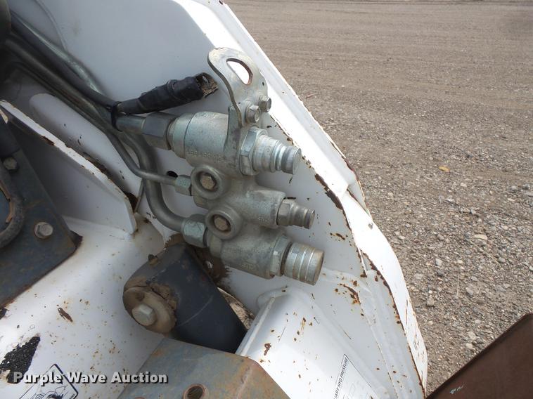 image for item DV9323 2004 Bobcat T190 skid steer