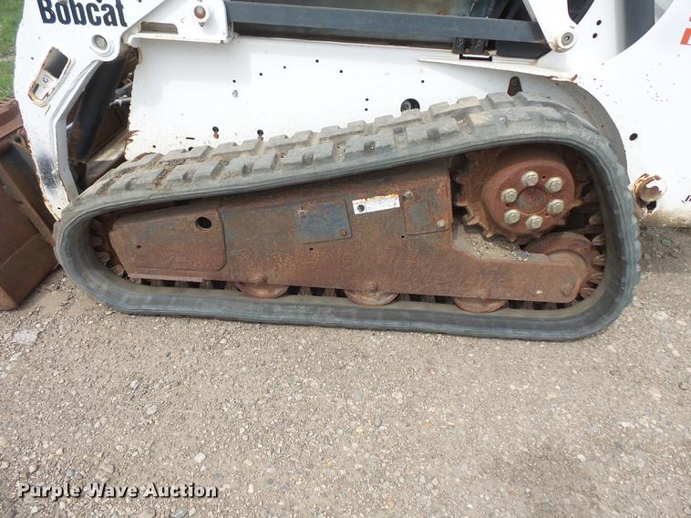 image for item DV9323 2004 Bobcat T190 skid steer