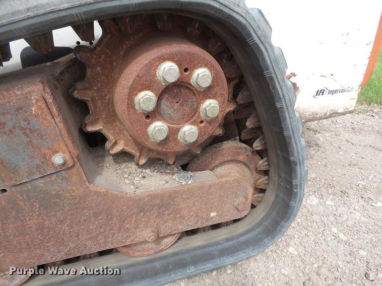 image for item DV9323 2004 Bobcat T190 skid steer