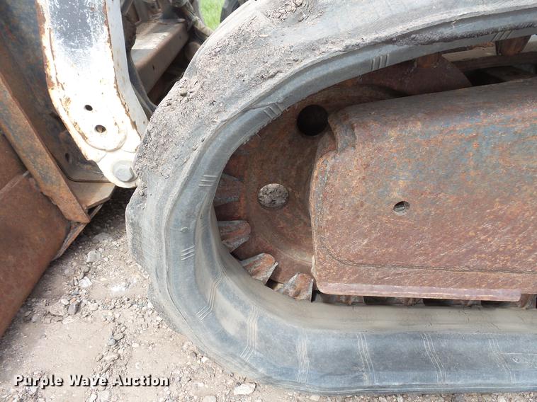 image for item DV9323 2004 Bobcat T190 skid steer