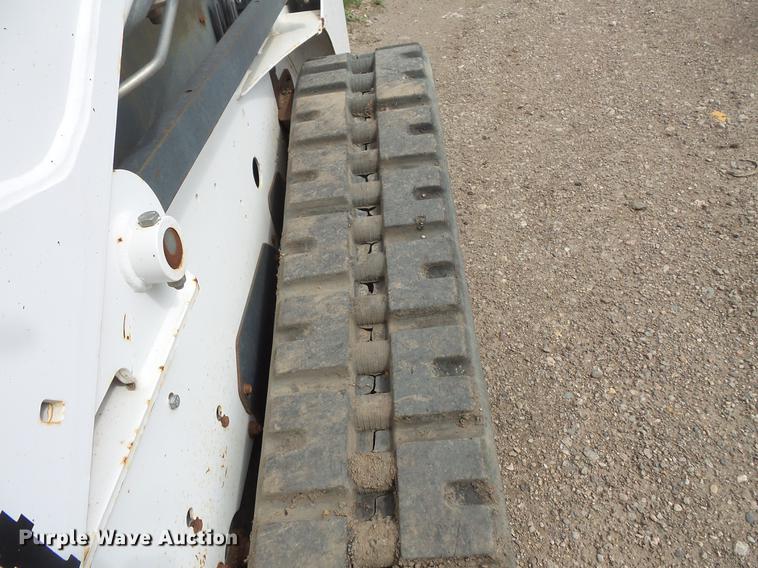 image for item DV9323 2004 Bobcat T190 skid steer