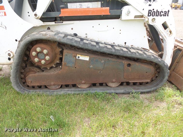 image for item DV9323 2004 Bobcat T190 skid steer