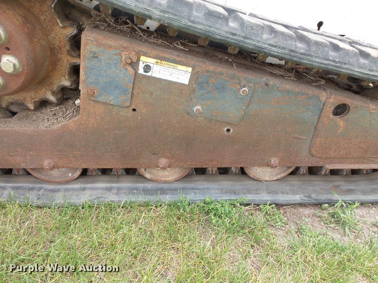 image for item DV9323 2004 Bobcat T190 skid steer