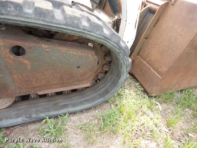 image for item DV9323 2004 Bobcat T190 skid steer