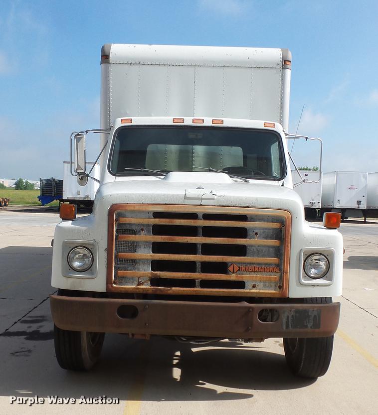 image for item DV9331 1988 International 1954 box truck