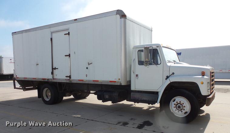 image for item DV9331 1988 International 1954 box truck