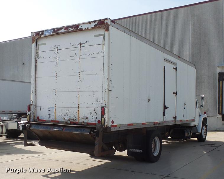 image for item DV9331 1988 International 1954 box truck