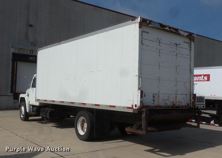 image for item DV9331 1988 International 1954 box truck
