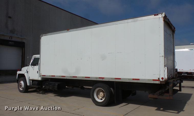 image for item DV9331 1988 International 1954 box truck