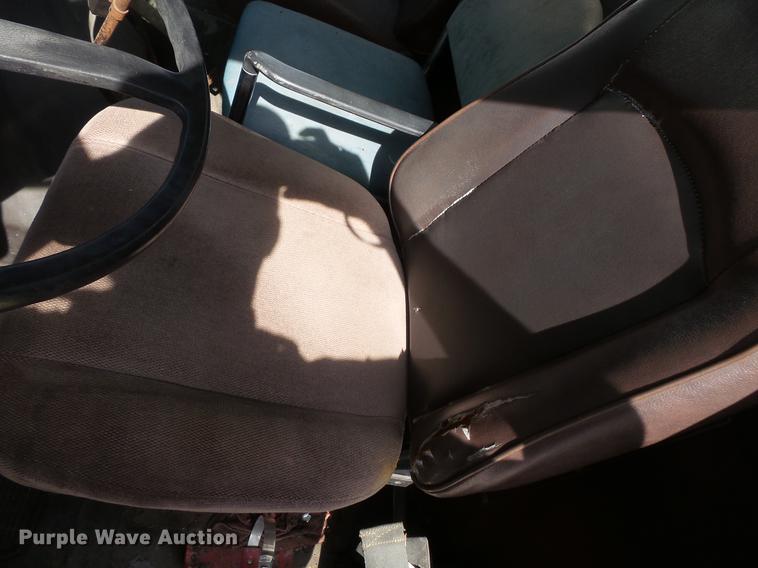 image for item DV9331 1988 International 1954 box truck