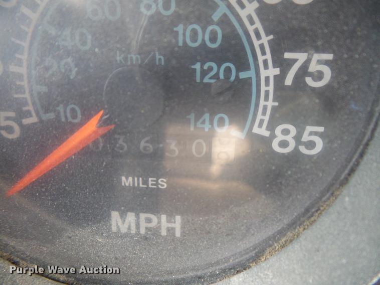 image for item DV9331 1988 International 1954 box truck