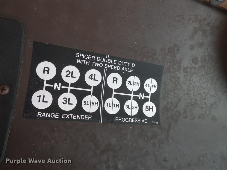 image for item DV9331 1988 International 1954 box truck