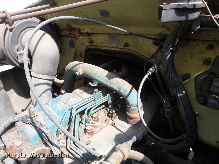 image for item DV9331 1988 International 1954 box truck