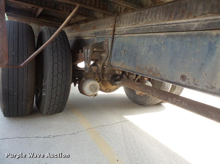 image for item DV9331 1988 International 1954 box truck