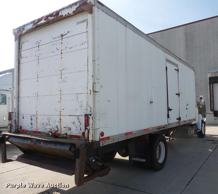 image for item DV9331 1988 International 1954 box truck