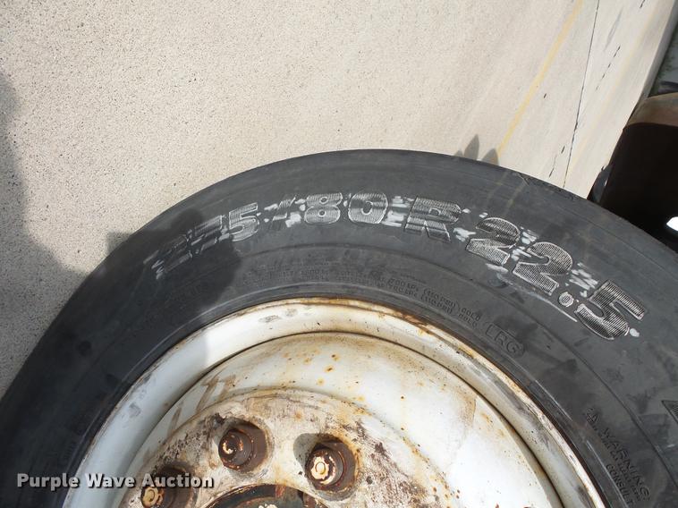 image for item DV9331 1988 International 1954 box truck