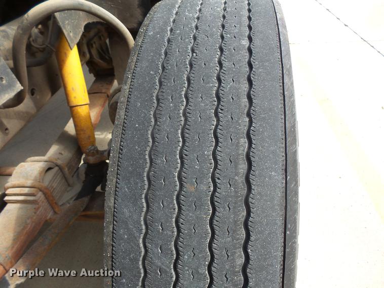 image for item DV9331 1988 International 1954 box truck