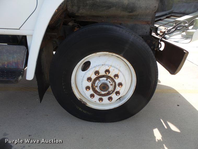 image for item DV9331 1988 International 1954 box truck